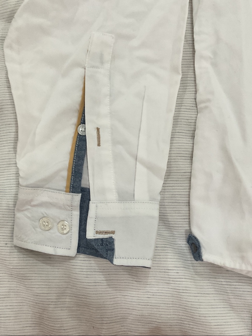 Classic Carbon2Cobalt White Men's Dress Shirt with Contrast Collar - Picture 2 of 5